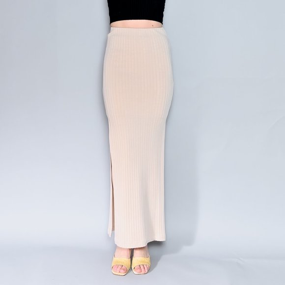 643. ESSE Studios Cream Ribbed Maxi Skirt Sz 2 - Picture 1 of 7
